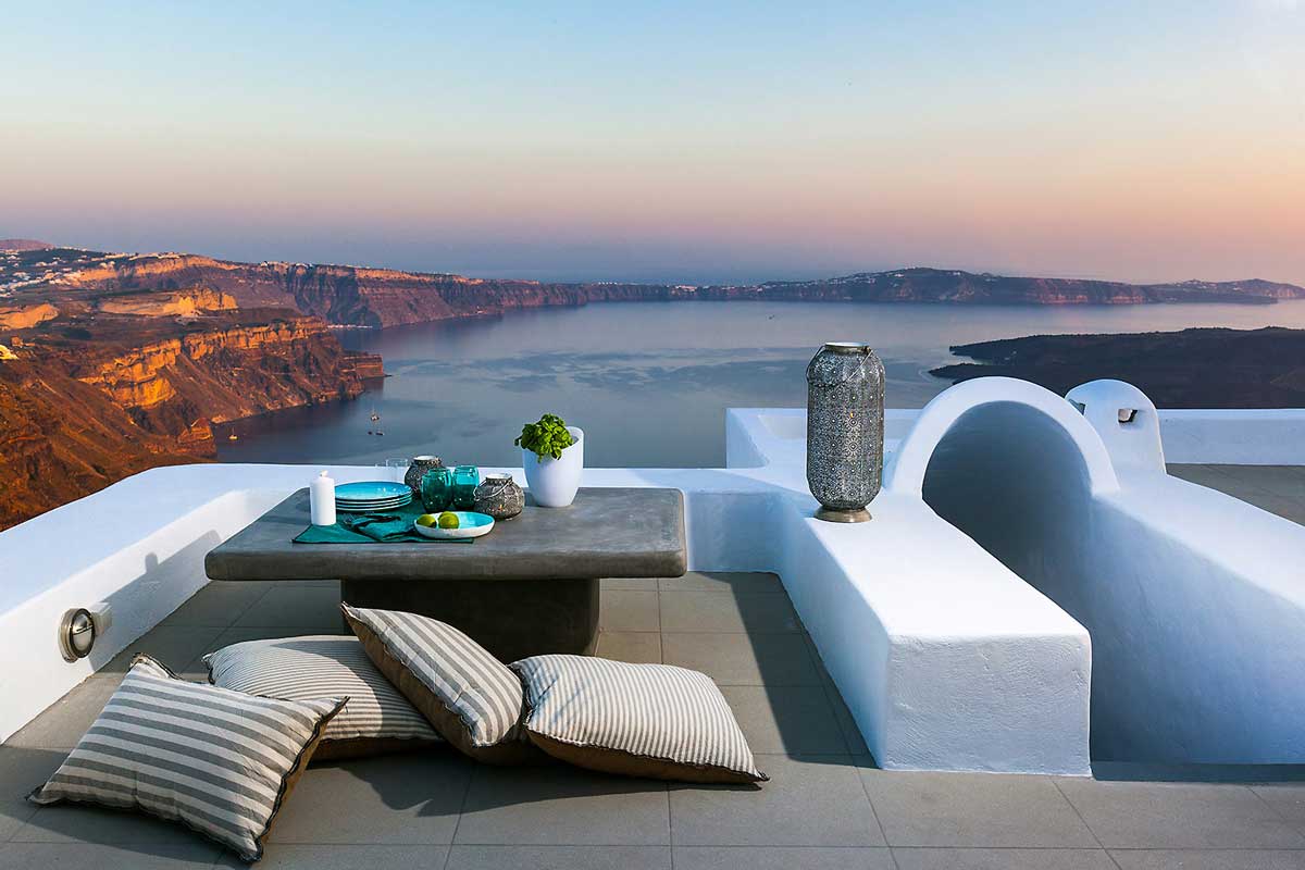 Read more about the article Luxury Villa in Santorini | Imerovigli – Pura Vida