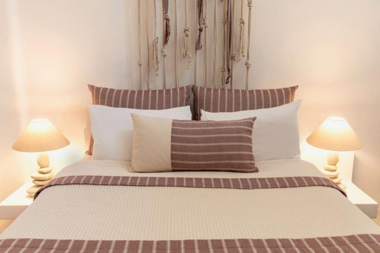 pura vida villa house luxury suites santorini 17