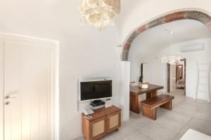 pura vida villa house luxury suites santorini 32