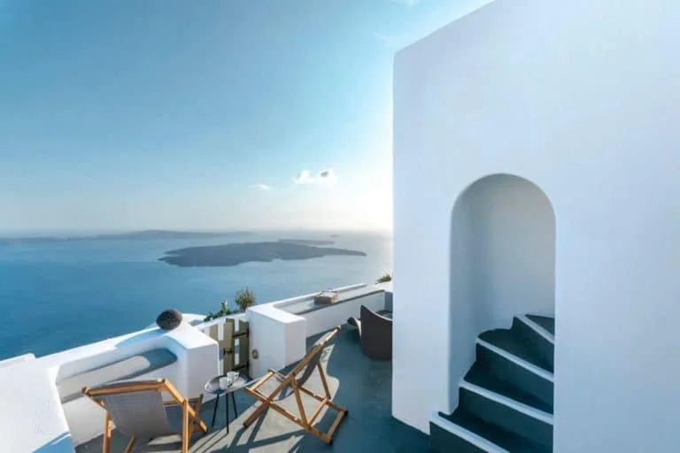 White Side Suites, Oia Santorini | Every Traveler's Dream - Traveltomtom.net