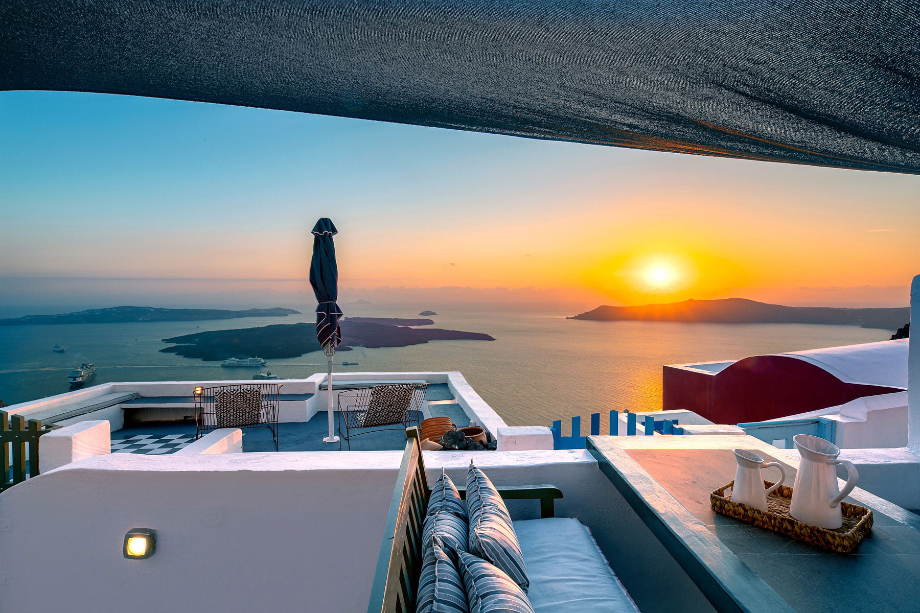 Read more about the article Chess House with Jacuzzi & Private Veranda – Imerovigli – Traditional home Santorini