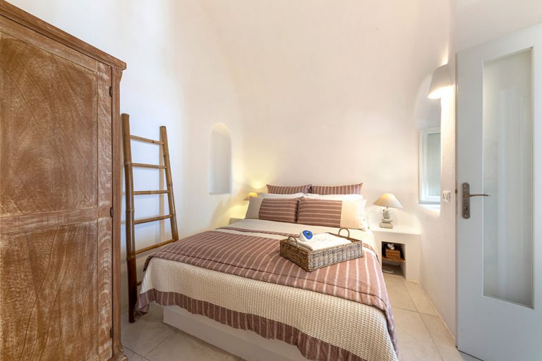 pura vida luxury accommodation santorini
