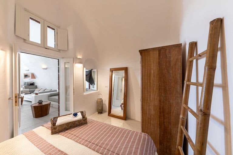 pura vida luxury accommodation santorini 7